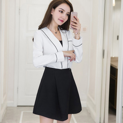 Rochie de dama eleganta cu decolteu in V, potrivita pentru o ocazie formala