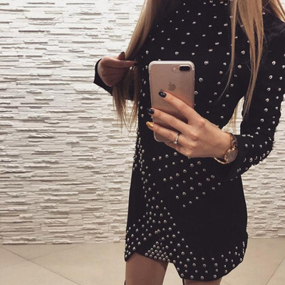 Rochie eleganta de dama in alb-negru cu decoratiuni metalice