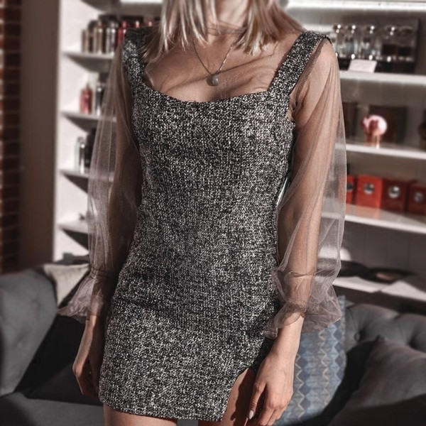 Стилна къса дамска рокля с ефирни ръкави 