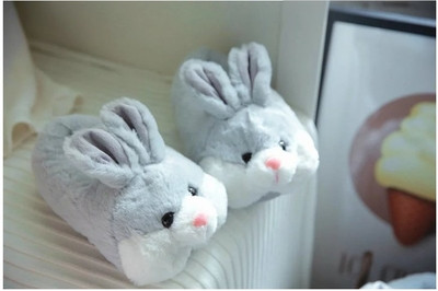 Papuci de casă pentru femei din puf care imit un iepure