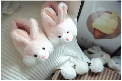 Papuci de casă pentru femei din puf care imit un iepure