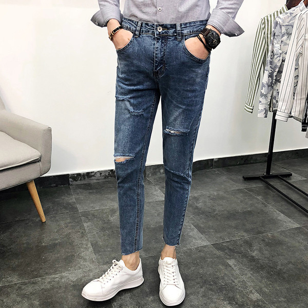 Sportos-elegáns férfi farmer, sötét színű foltokkal