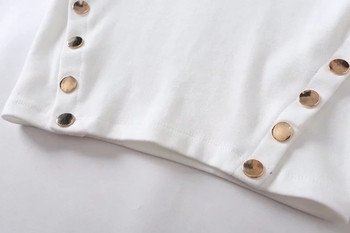 Скъсена дамска тениска в бял и черен цвят с поло яка