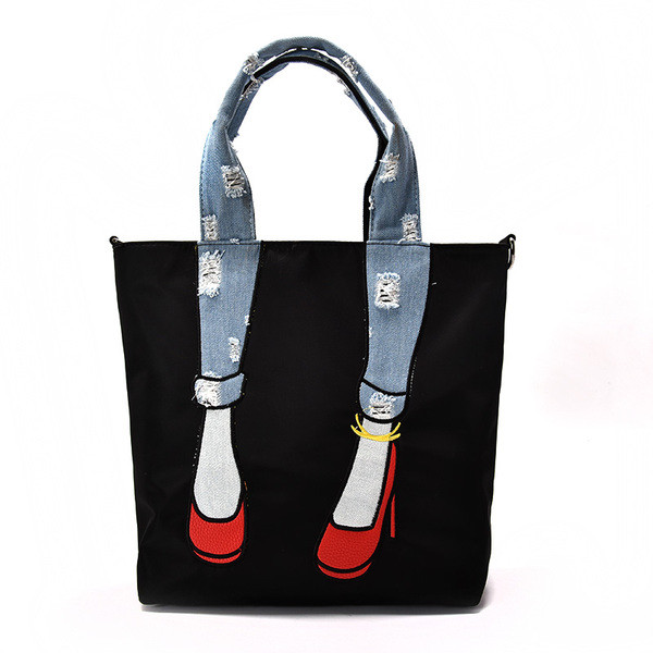 Интересна дамска чанта,подходяща за ежедневие 