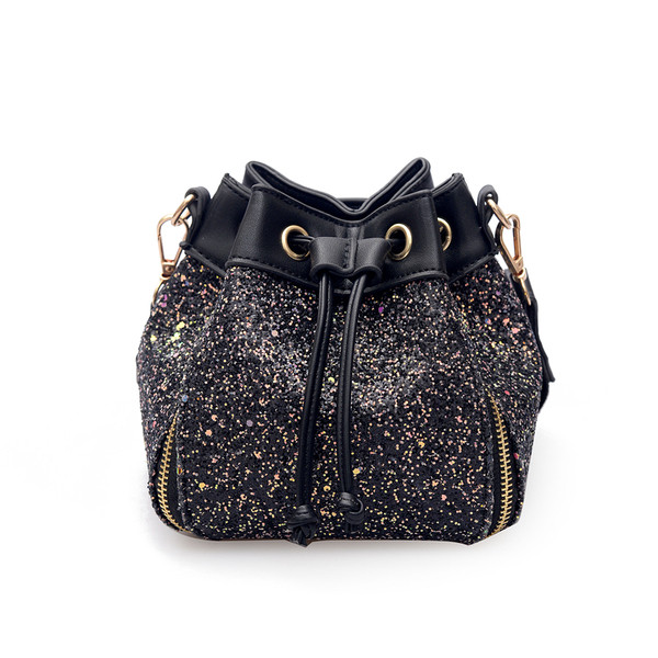 Γυαλιστερό γυναικείο σακίδιο - μίνι σε δύο χρώματα