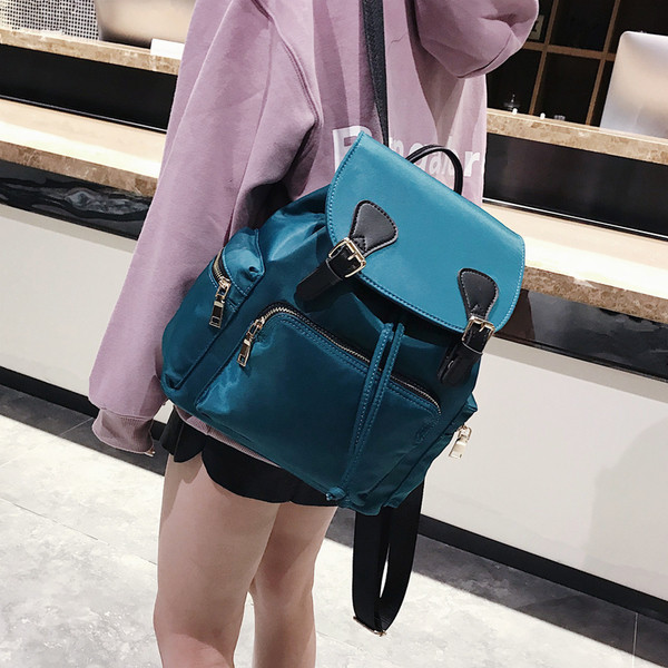 Modern női hátizsák kanalakkal, mindennapi használatra alkalmas három színben