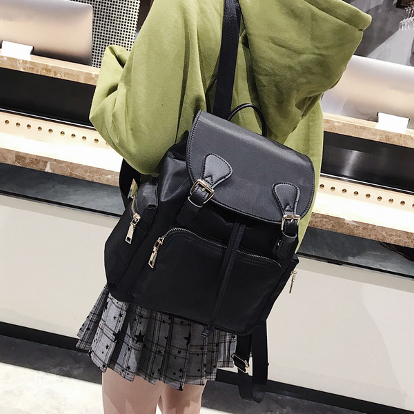 Modern női hátizsák kanalakkal, mindennapi használatra alkalmas három színben