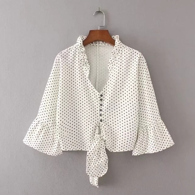 Καθημερινό casual short-sleeved πουκάμισο σε λευκό με βαθύ λαιμόκοψη