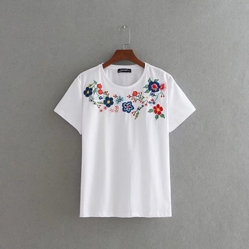 Стилна дамска ежедневна тениска с флорална декорация в бял и черен цвят