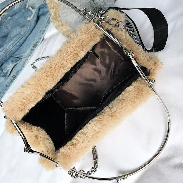 Női pehelytáska kiegészítő csatlakozással felirattal és nyomattal + pehelygolyó négy színben