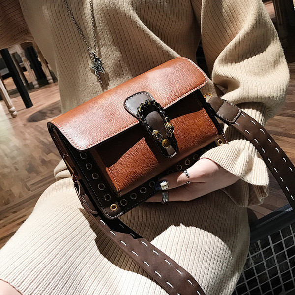 Eko bőrből készült egyszerű női táska széles pánttal, többféle színben