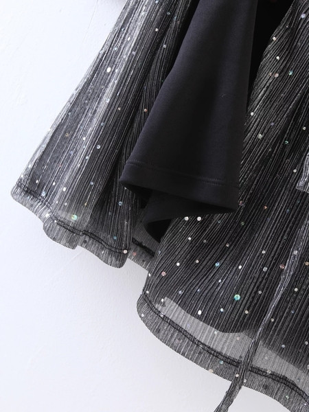 Rochie de damă strălucitoare și elegantă, cu mâneci lungi