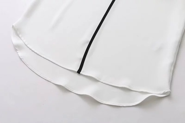 Egyszerű női blúz, szabad modell fehér színben