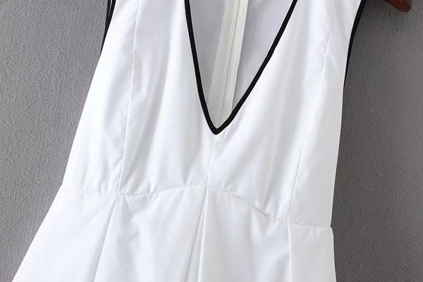 Modern női felső V-nyakkal, fehér és kék színben