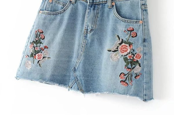 Női farmerszoknya virágos motívumokkal, két színben