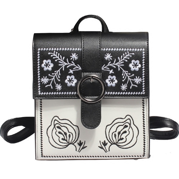 Modern női hátizsák hímzéssel, mindennapi használatra alkalmas három színben