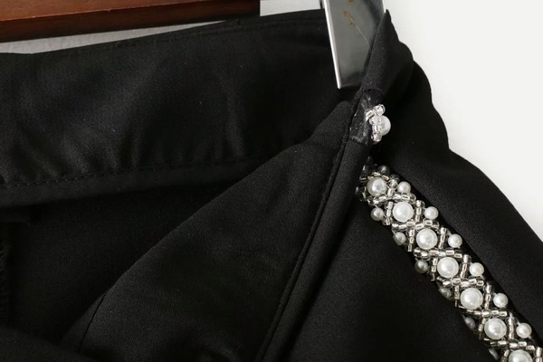 Sportos és elegáns női rövidnadrág magas derékkal