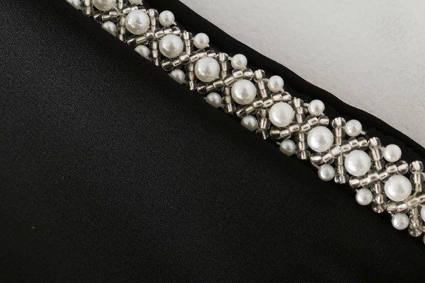 Sportos és elegáns női rövidnadrág magas derékkal