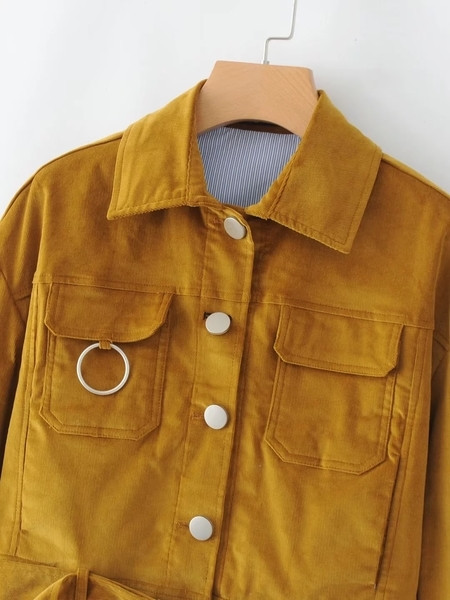 Tavaszi rövid női kabát mustár színben