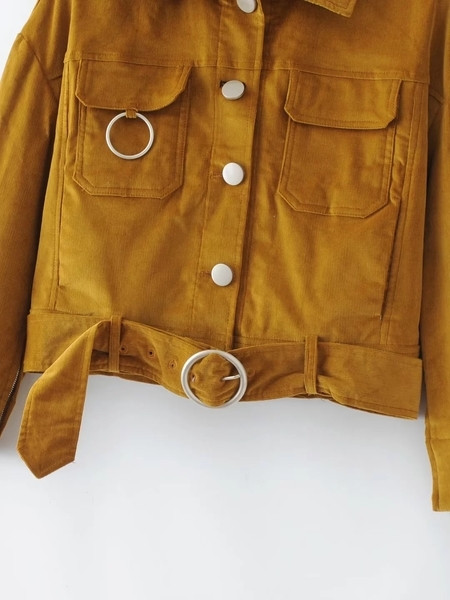 Tavaszi rövid női kabát mustár színben