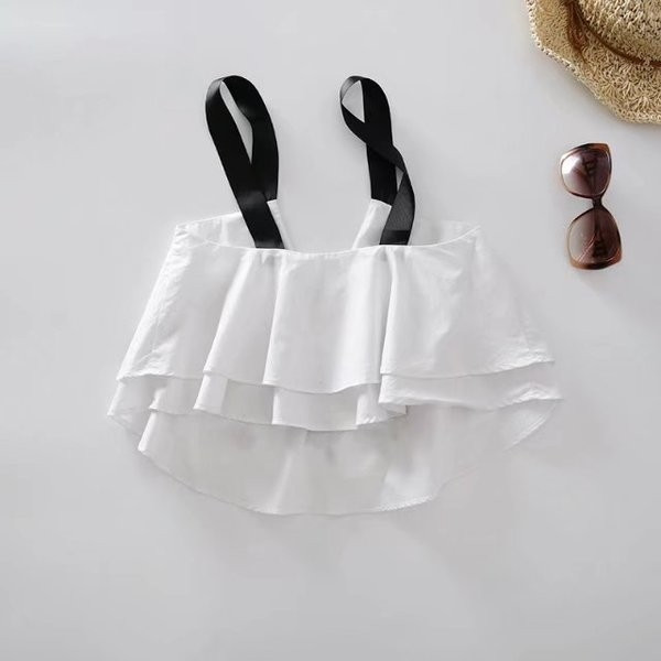 Летен дамски топ с бродерия в бял цвят