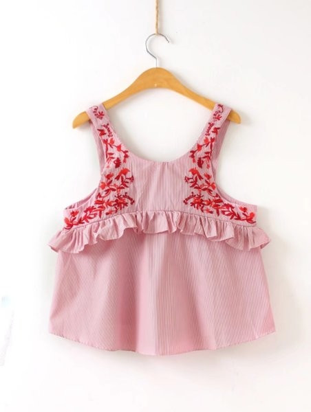 Rochie de damă proaspătă în dungi