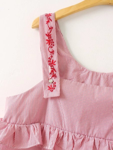 Rochie de damă proaspătă în dungi