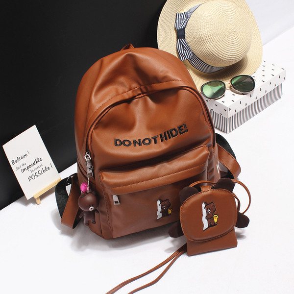 Eko bőrből készült sport-hétköznapi női hátizsák felirattal és mini applikációval három színben