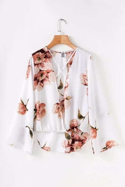 Κομψή γυναικεία μπλούζα με κορδόνια