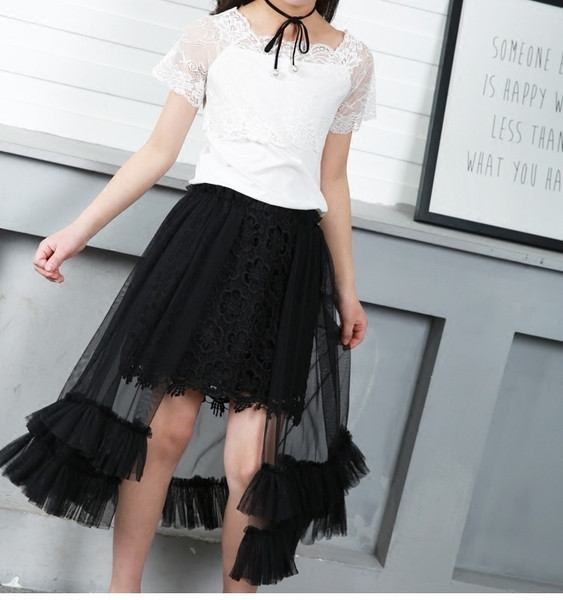 Set elegant pentru copii din doua parti-bluza cu dantela si fusta lunga cu tul si dantela in alb si negru