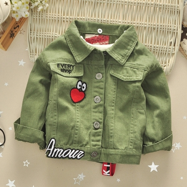 Gyermek unisex farmerdzseki felirattal és mini rátéttel három színben, mindennapi használatra