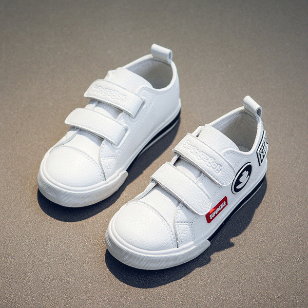 Tenisi zilnici pentru copii in trei culori cu autocolante