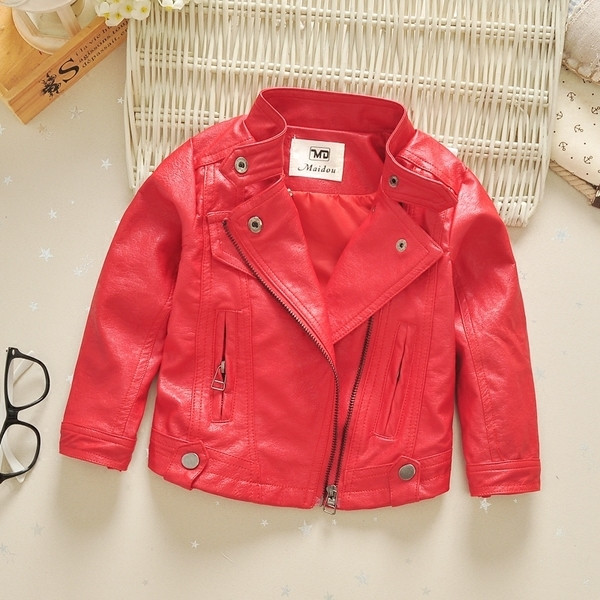 Stílusos öko-bőr kabát fiúknak fekete és piros színben, mindennapi használatra