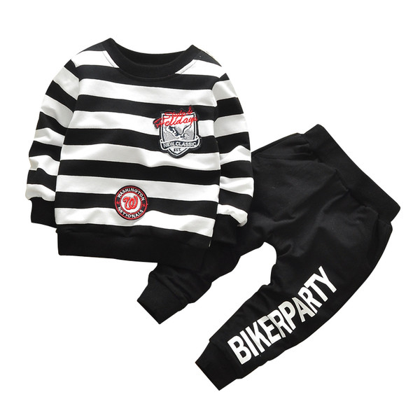 Sportos gyerekcsapat fiúknak, mindennapi használatra alkalmas két színben