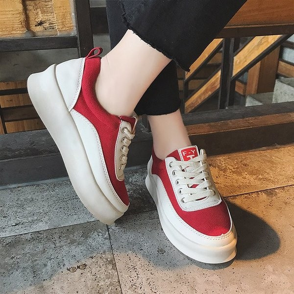 Alkalmi női tornacipő, három színben, platformmal