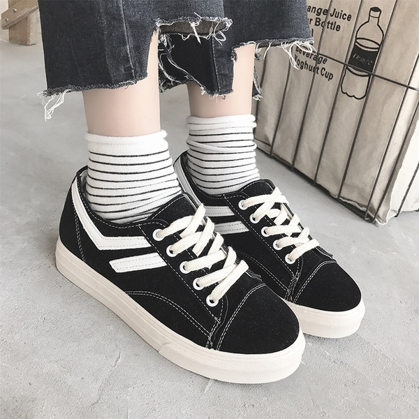 Alkalmi női tornacipő két színben