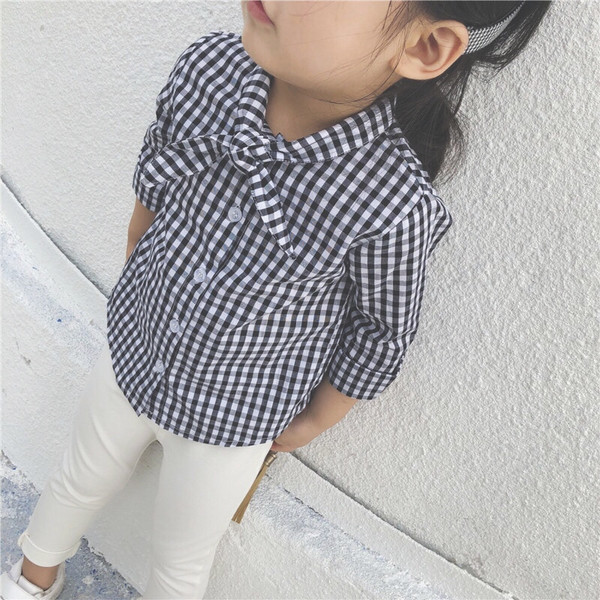 Cămașă elegantă pentru copii în carouri pentru fete, cu o panglică la gât