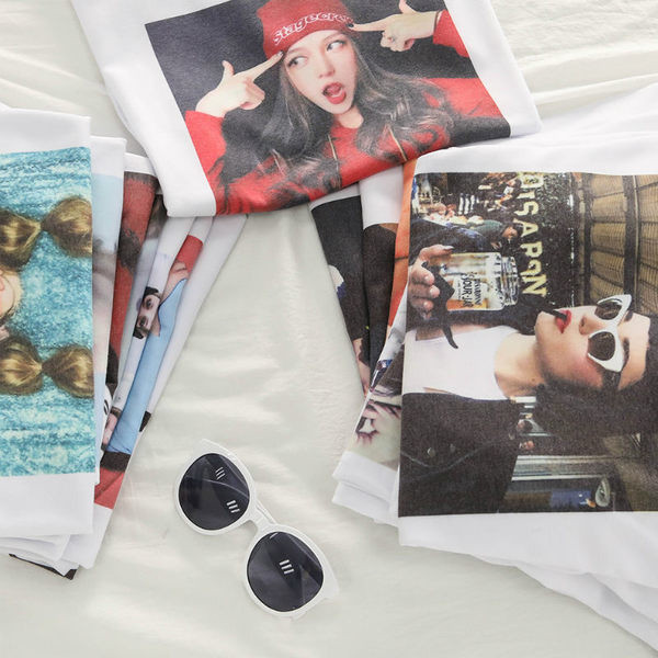 Hétköznapi női póló, változatos alkalmazásokkal