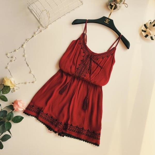 Rochie de dama cu broderie