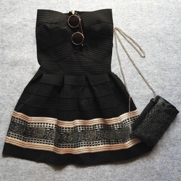 Női ruha különböző színekben