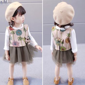Нежна детска рокля с флорален мотив и тюл в два цвята