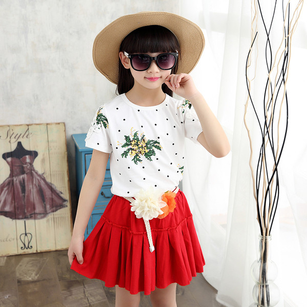 Friss nyári ruha virágokkal