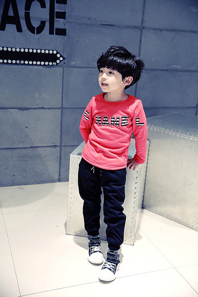 Tricou matlasat pentru un baiat