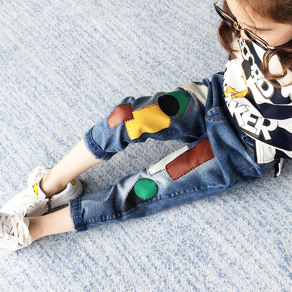 Ενδιαφέρον παιδικά τζιν 9/10 για κορίτσια με πολύχρωμο αποτέλεσμα