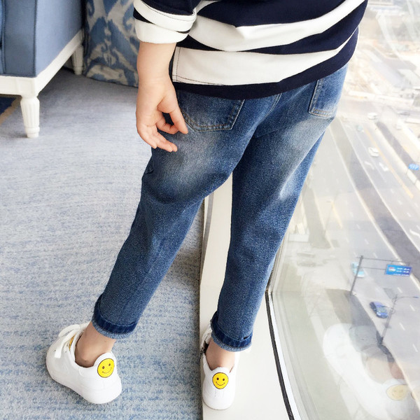 Ενδιαφέρον παιδικά τζιν 9/10 για κορίτσια με πολύχρωμο αποτέλεσμα