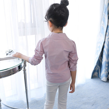Παιδικό πουκάμισο για κορίτσια με V-κολάρο και μίνι εφαρμογές σε δύο χρώματα