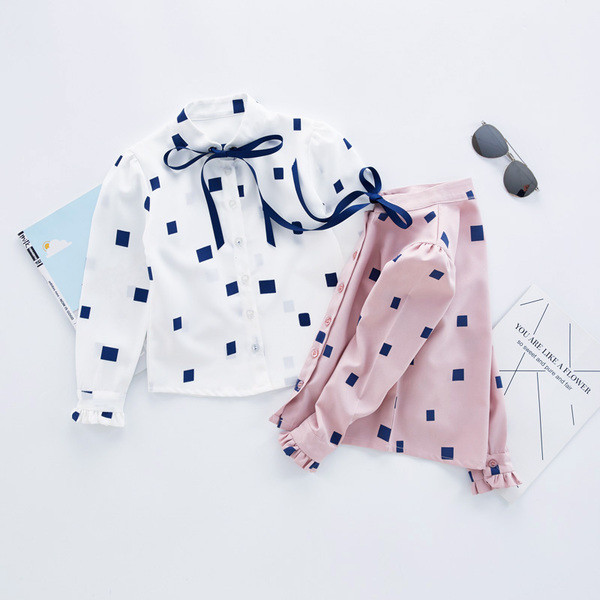 Stílusos gyereking lányoknak V-alakú gallérral, két színben