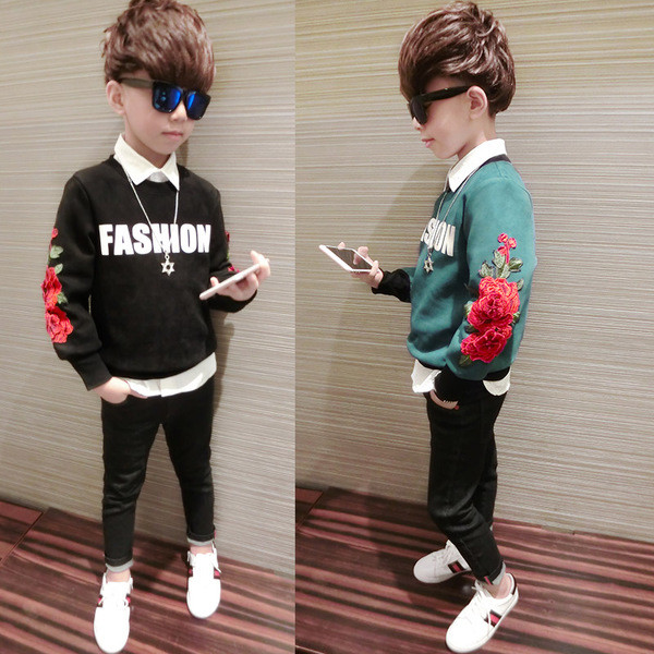 Модерна тениска с бродерия за момче