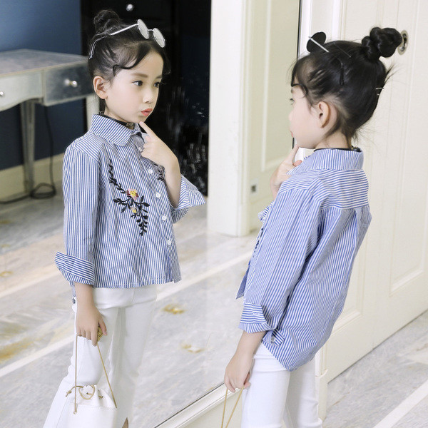 Κομψό παιδικό πουκάμισο για κορίτσια με λουλούδια σε δύο χρώματα