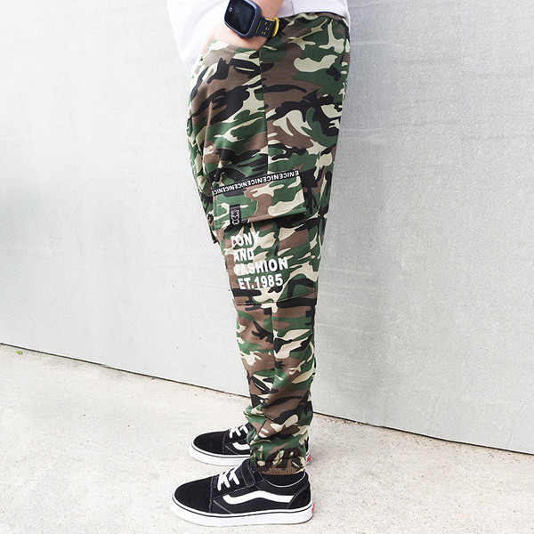 Pantaloni sport de camuflaj